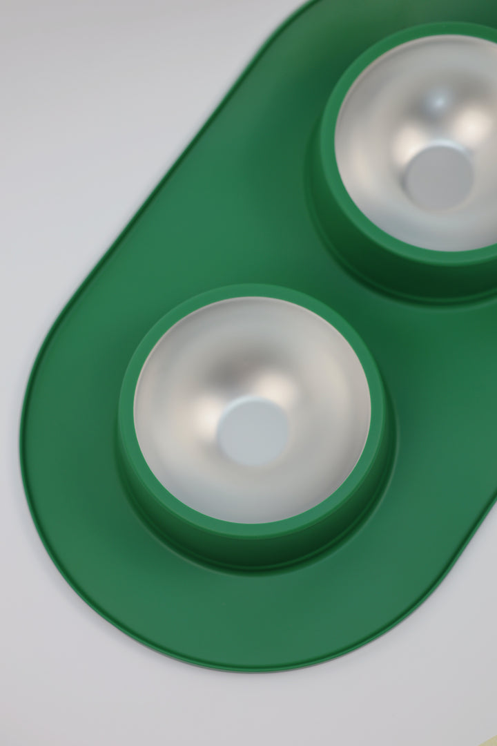 Bowls with silicone mat