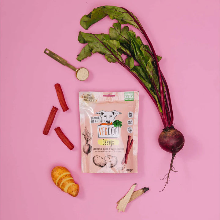 VEGDOG BEEVYS augaliniai skanėstai šunims su burokėliais ir buko dūmo aromatu (80 g.)