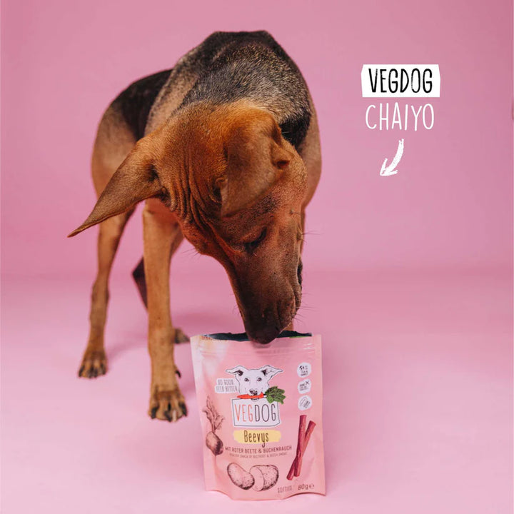 VEGDOG BEEVYS augaliniai skanėstai šunims su burokėliais ir buko dūmo aromatu (80 g.)
