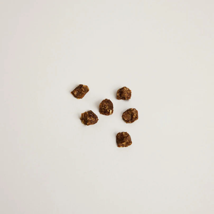 Delamour natūralūs skaniukai su antiena, abrikosais ir jūros dumbliais (75 g.)