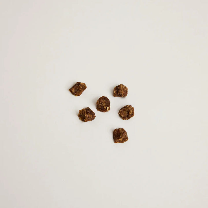 Delamour natūralūs skaniukai su antiena, abrikosais ir jūros dumbliais (150 g.)